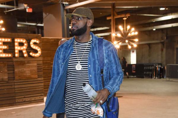 意甲：尤文客场3-0轻取卡利亚里