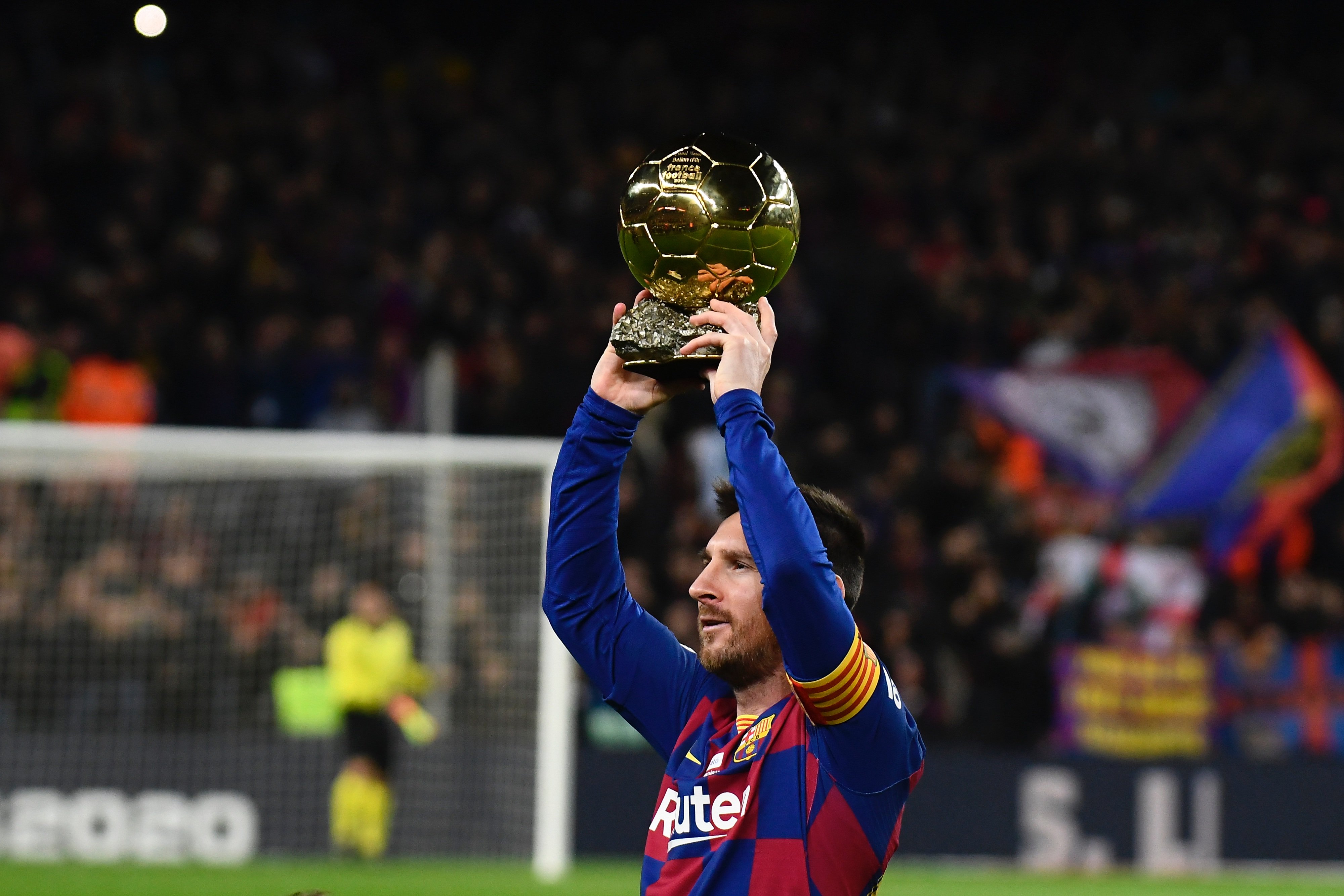 霍伊伦本赛季10场联赛制造5球，上赛季32场英超仅制造4球