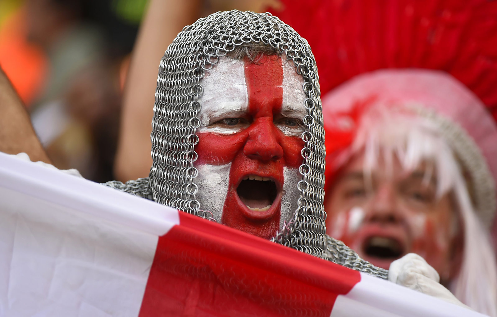 官方：30岁纽卡中场艾萨克-海登自由身离队