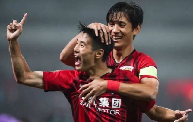 阿森纳在阿斯顿维拉的惊险失利使得争冠形势更加复杂