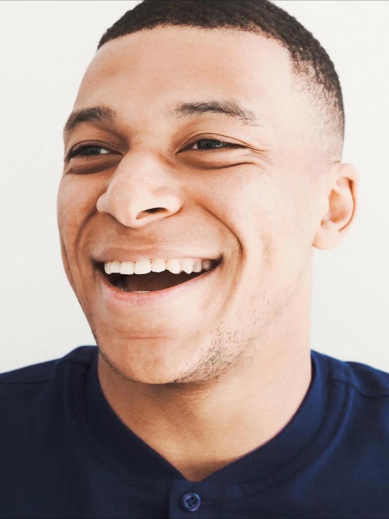 莱万：职业生涯已接近尾声，我想在体育和情感方面享受当下